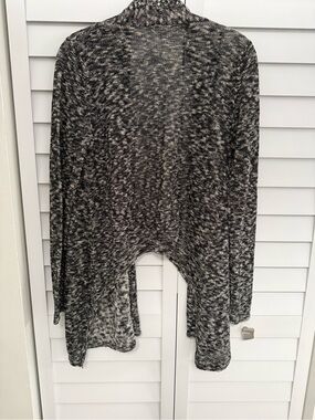 Elie Tahari Black and Cream Open Knit Scarf Wrap